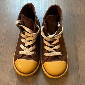 Brown leather Converse Toddler - size 9